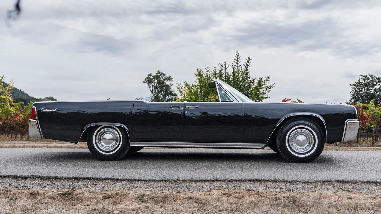 1963 Lincoln Continental 4th Gen - Image 2 of 31
