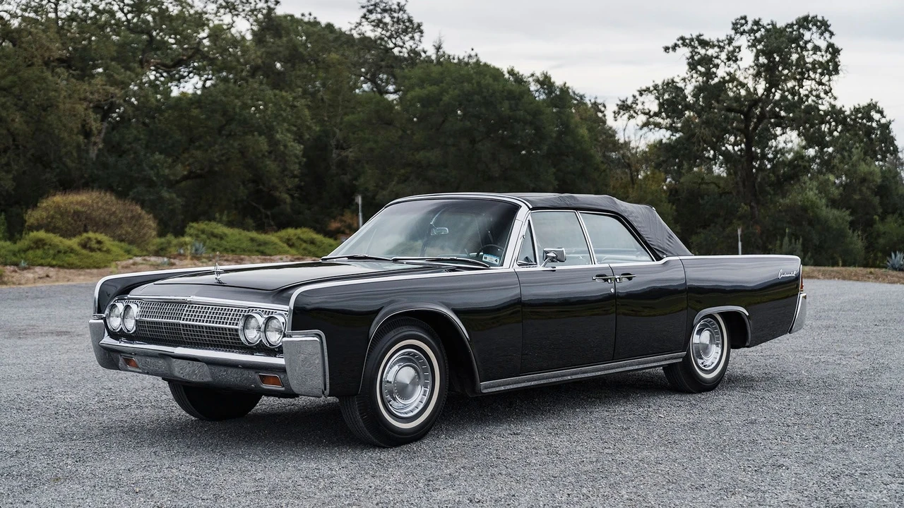 1963 Lincoln Continental 4th Gen - Image 16 of 31