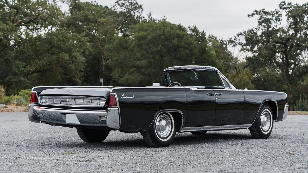 1963 Lincoln Continental 4th Gen - Image 18 of 31