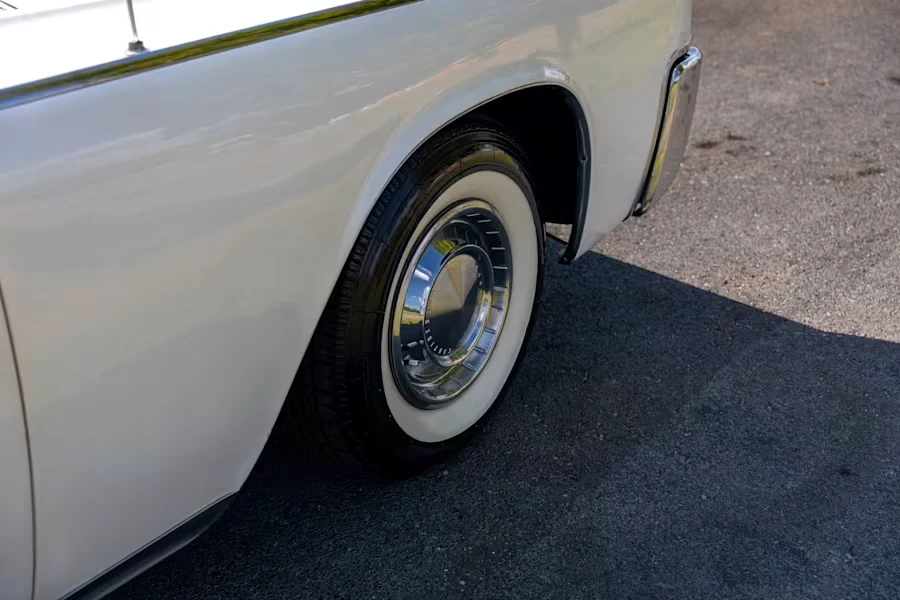 1963 Lincoln Continental 4th Gen - Image 16 of 31