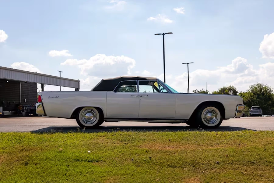 1963 Lincoln Continental 4th Gen - Image 19 of 31