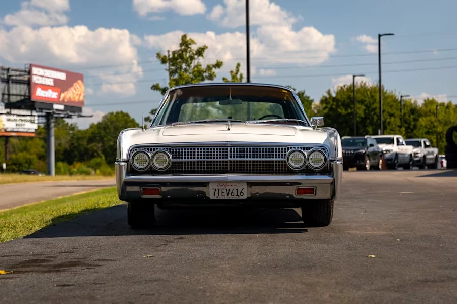 1963 Lincoln Continental 4th Gen - Image 4 of 31