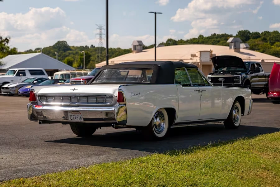 1963 Lincoln Continental 4th Gen - Image 3 of 31
