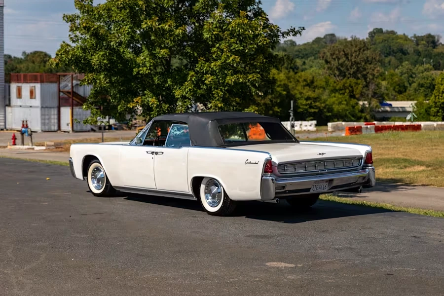 1963 Lincoln Continental 4th Gen - Image 18 of 31