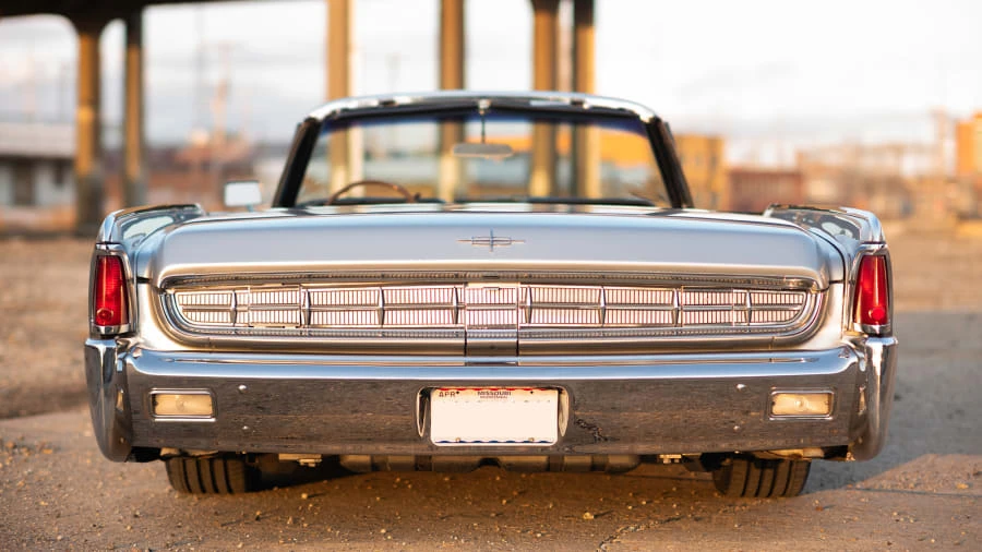 1963 Lincoln Continental 4th Gen - Image 15 of 16
