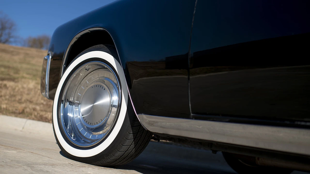 1963 Lincoln Continental 4th Gen - Image 10 of 29