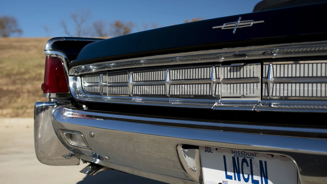 1963 Lincoln Continental 4th Gen - Image 11 of 29