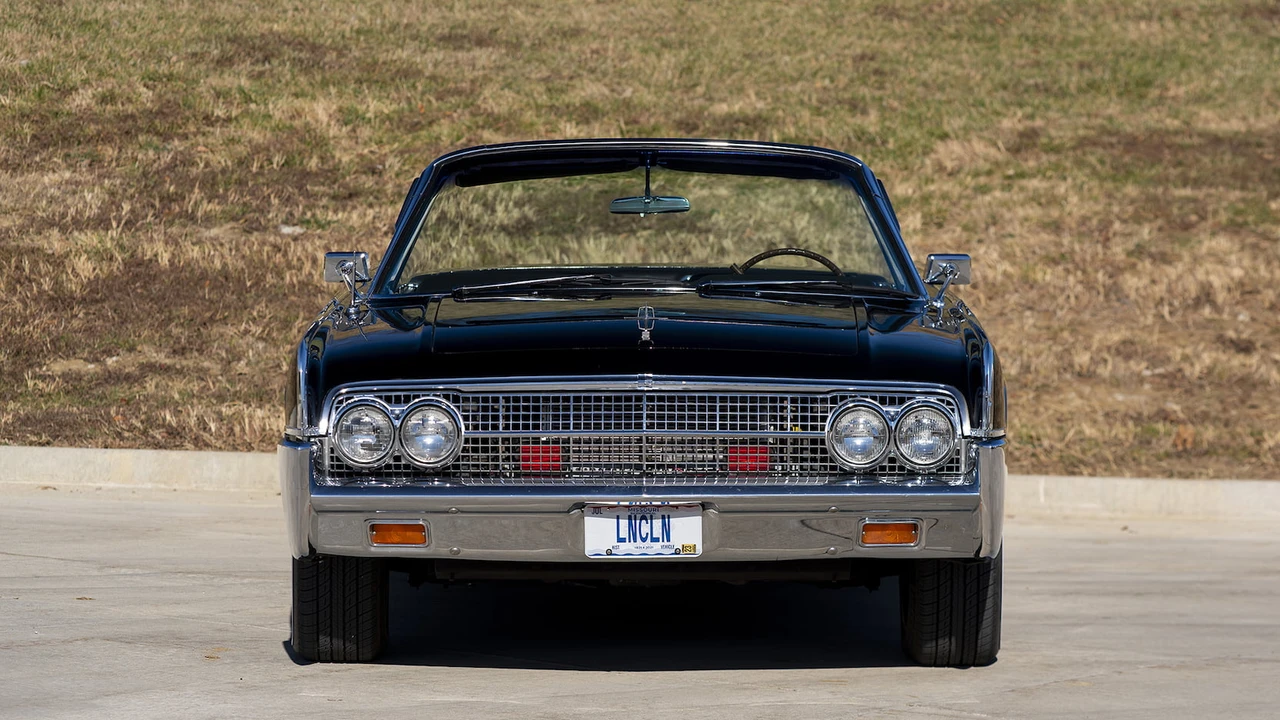 1963 Lincoln Continental 4th Gen - Image 14 of 29