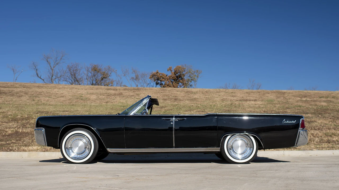 1963 Lincoln Continental 4th Gen - Image 2 of 29