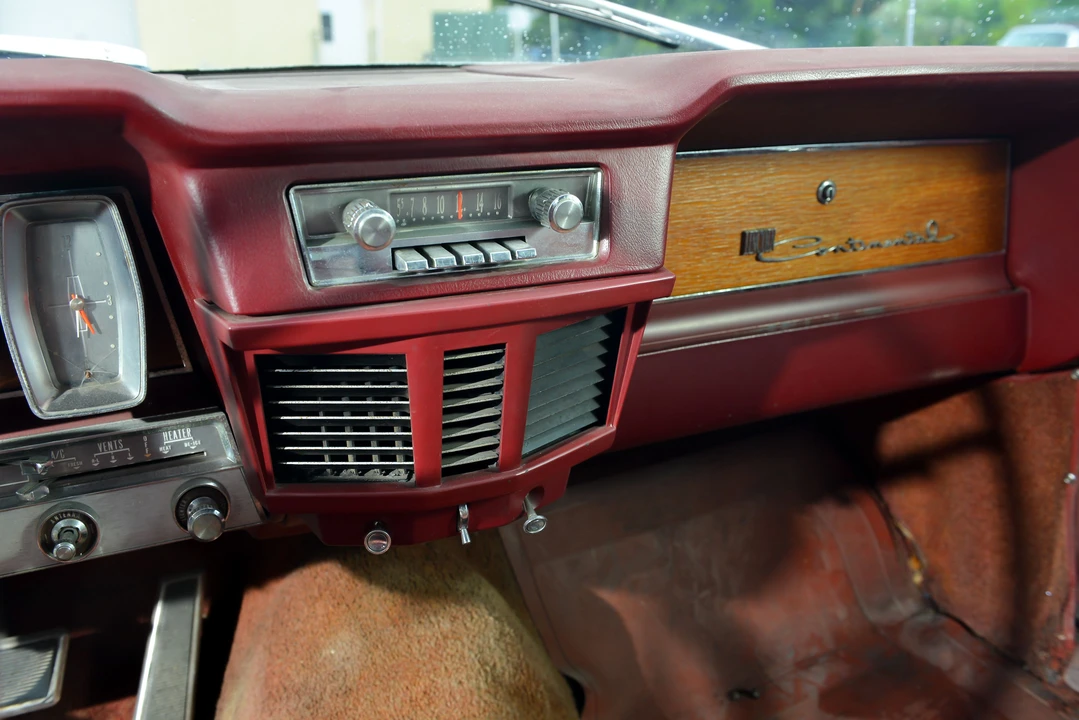 1963 Lincoln Continental 4th Gen - Image 6 of 12