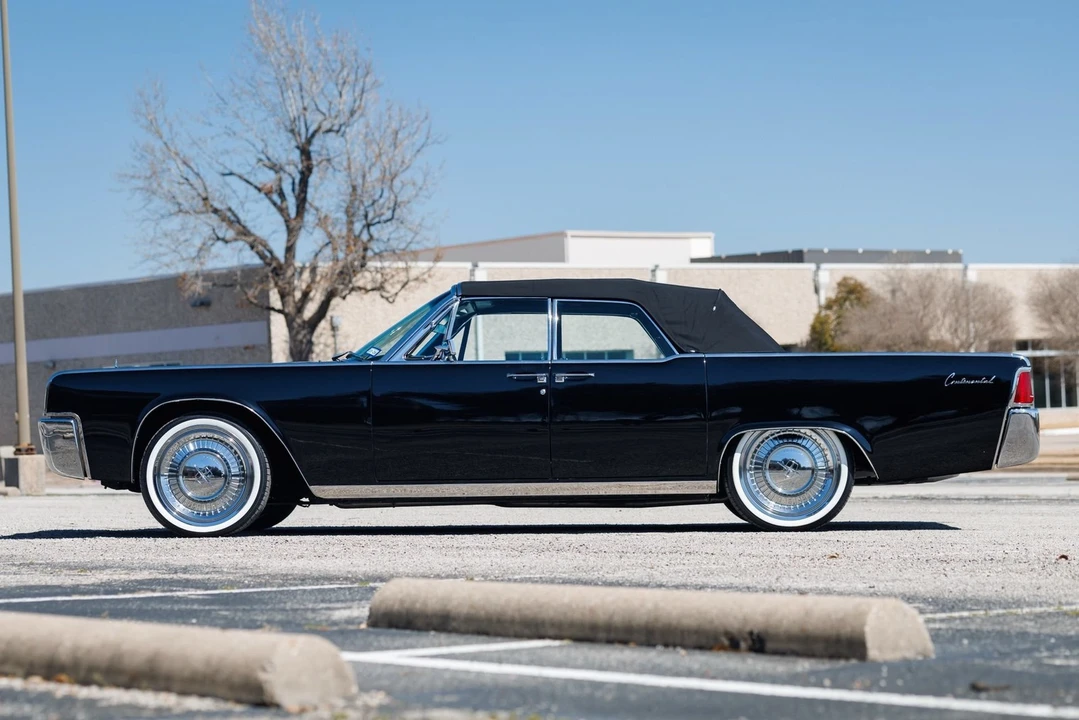 1963 Lincoln Continental 4th Gen - Image 30 of 31
