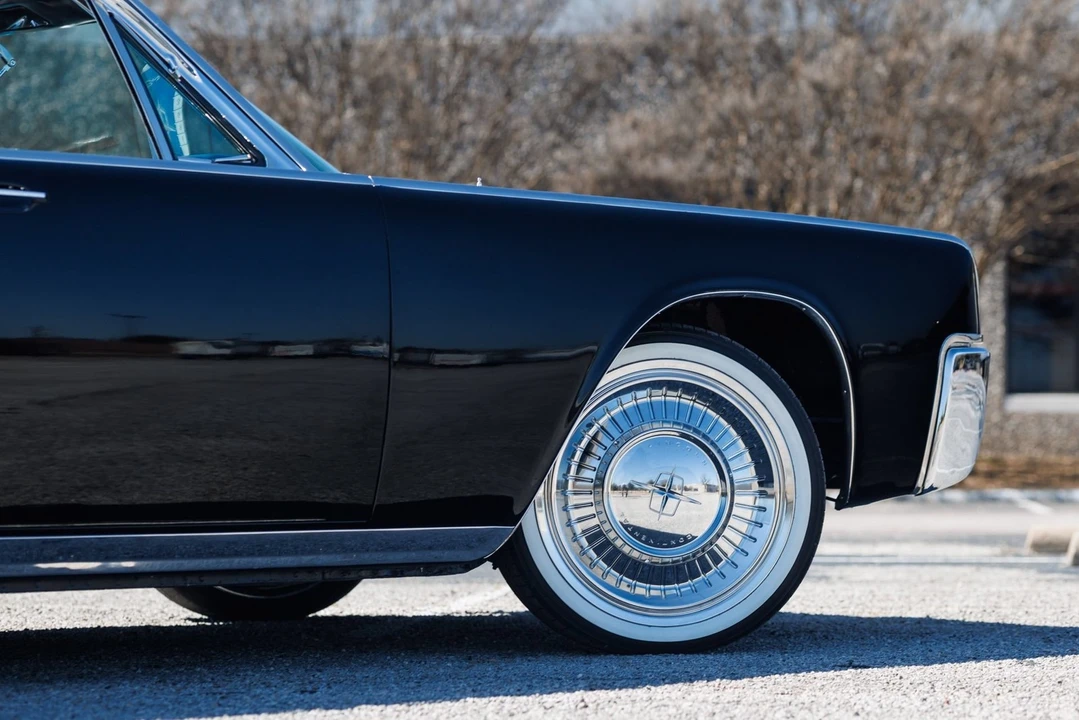 1963 Lincoln Continental 4th Gen - Image 28 of 31