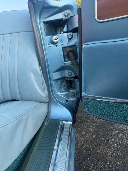 1963 Lincoln Continental 4th Gen - Image 17 of 18