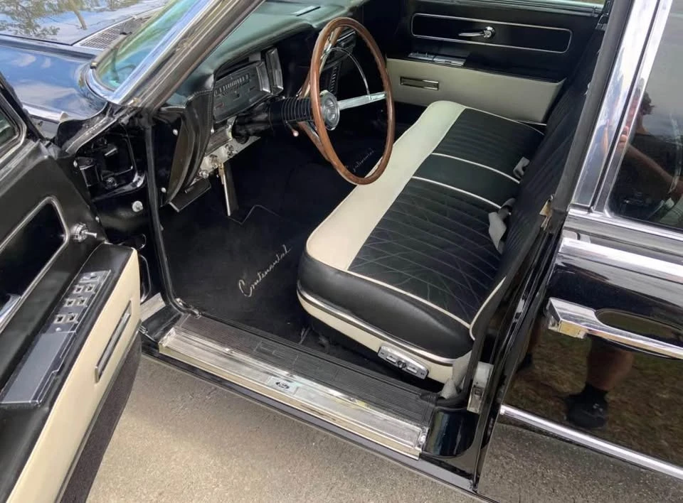 1963 Lincoln Continental 4th Gen - Image 9 of 10