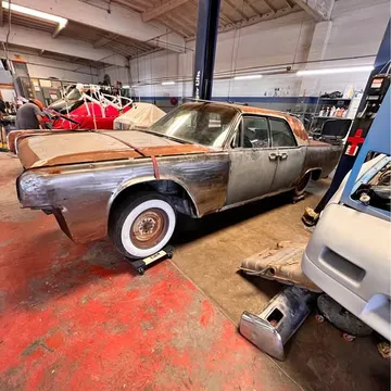 1963 Lincoln Continental Sedan 4D