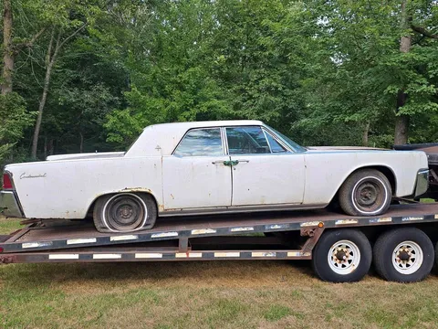 1963 Lincoln Continental Signature Sedan 4D