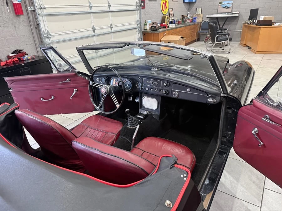 1963 MG MGB Roadster - Image 6 of 8