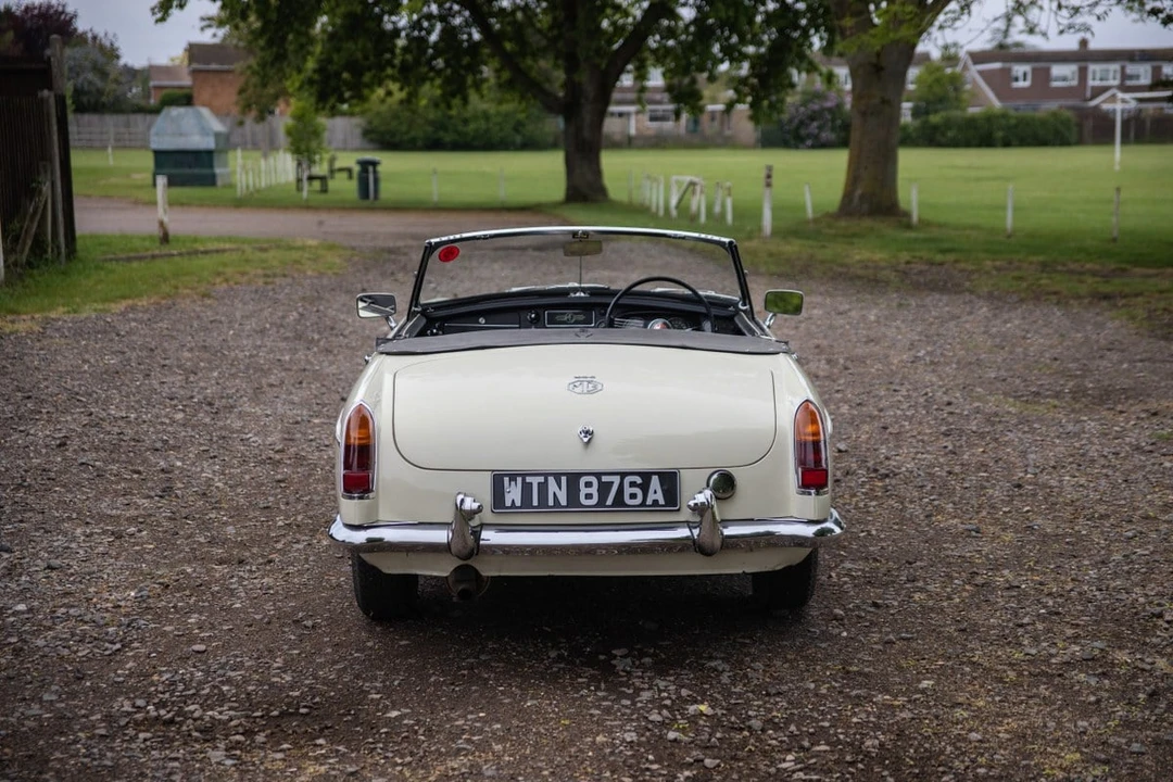 1963 MG MGB Roadster - Image 11 of 30