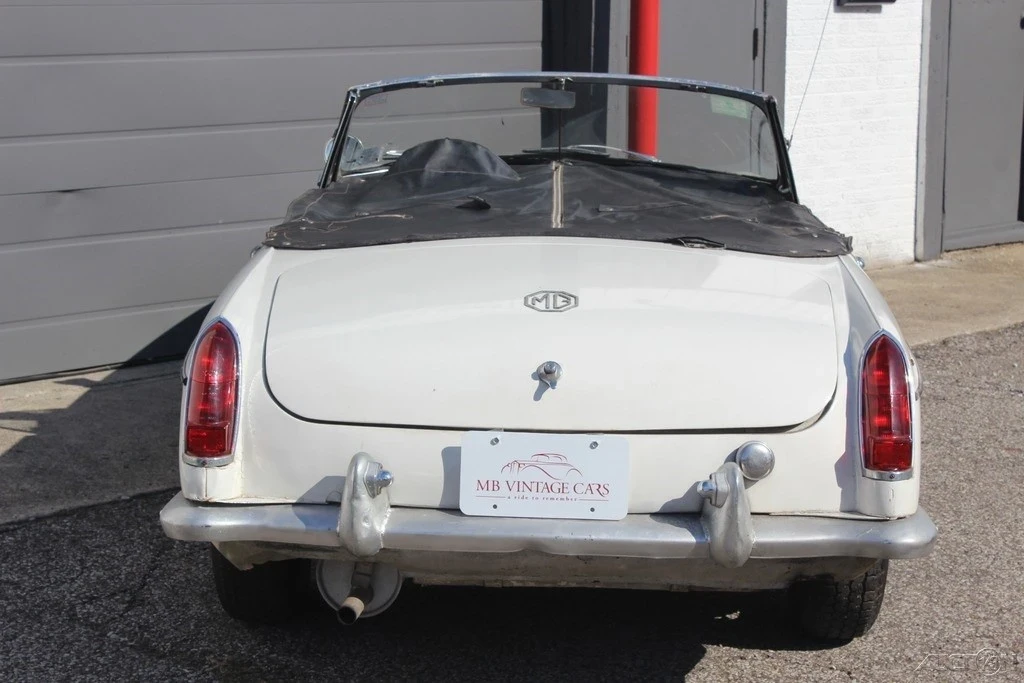 1963 MG MGB Roadster - Image 8 of 21