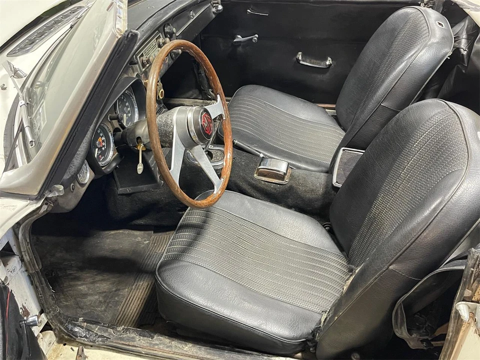 1963 MG MGB Roadster - Image 17 of 31