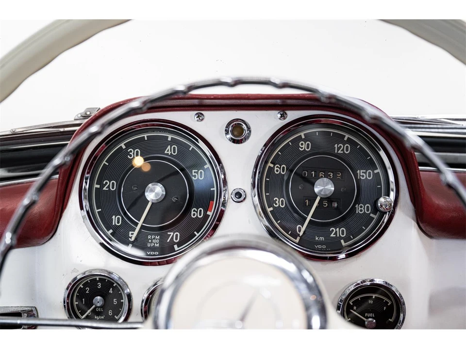 1963 Mercedes-Benz 190 SL - Image 15 of 31