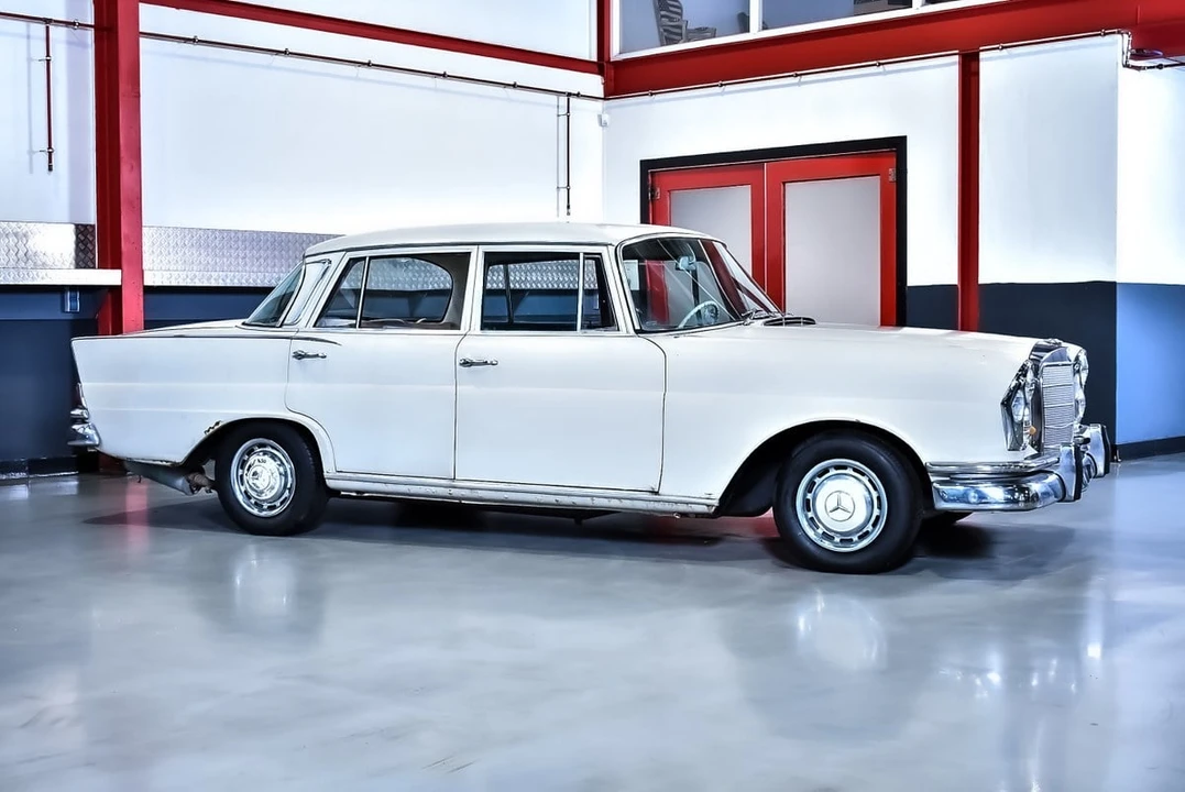 1963 Mercedes-Benz W111 Sedan - Image 8 of 30