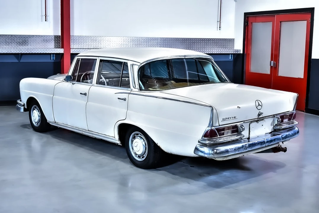 1963 Mercedes-Benz W111 Sedan - Image 16 of 30