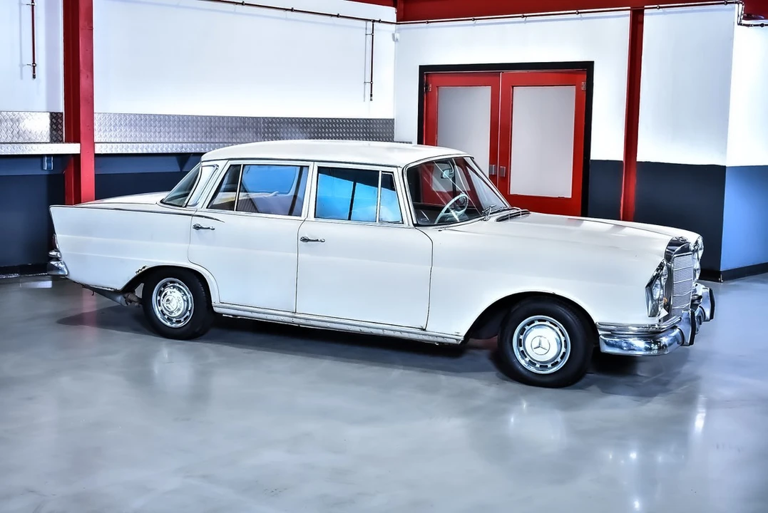 1963 Mercedes-Benz W111 Sedan - Image 7 of 30