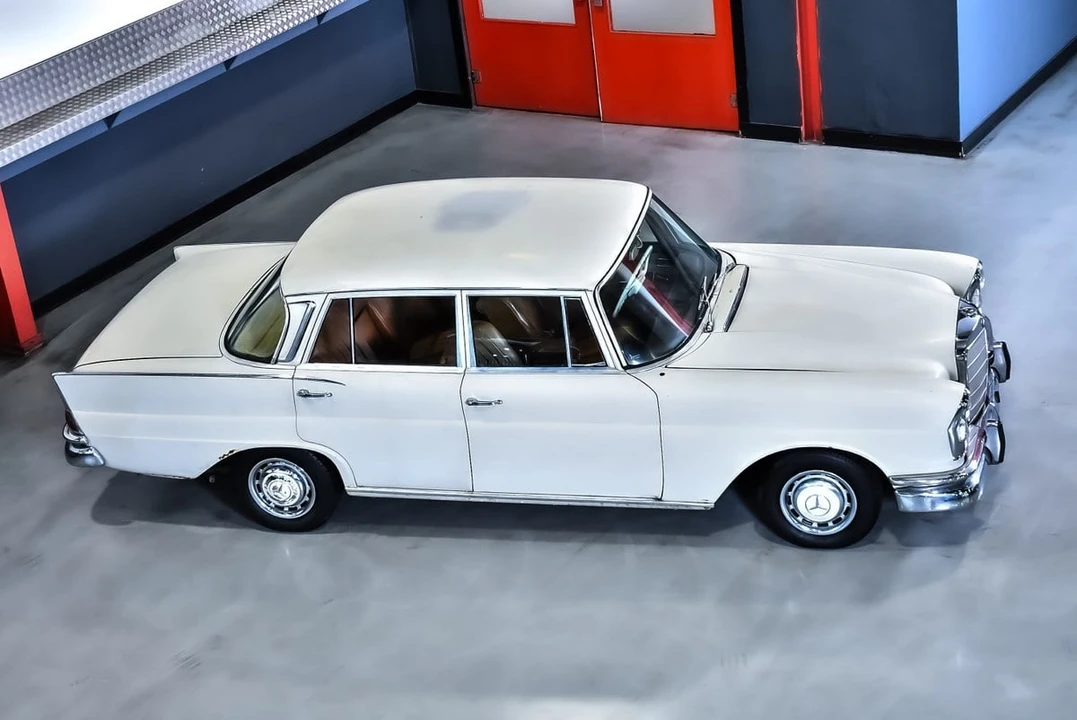 1963 Mercedes-Benz W111 Sedan - Image 13 of 30
