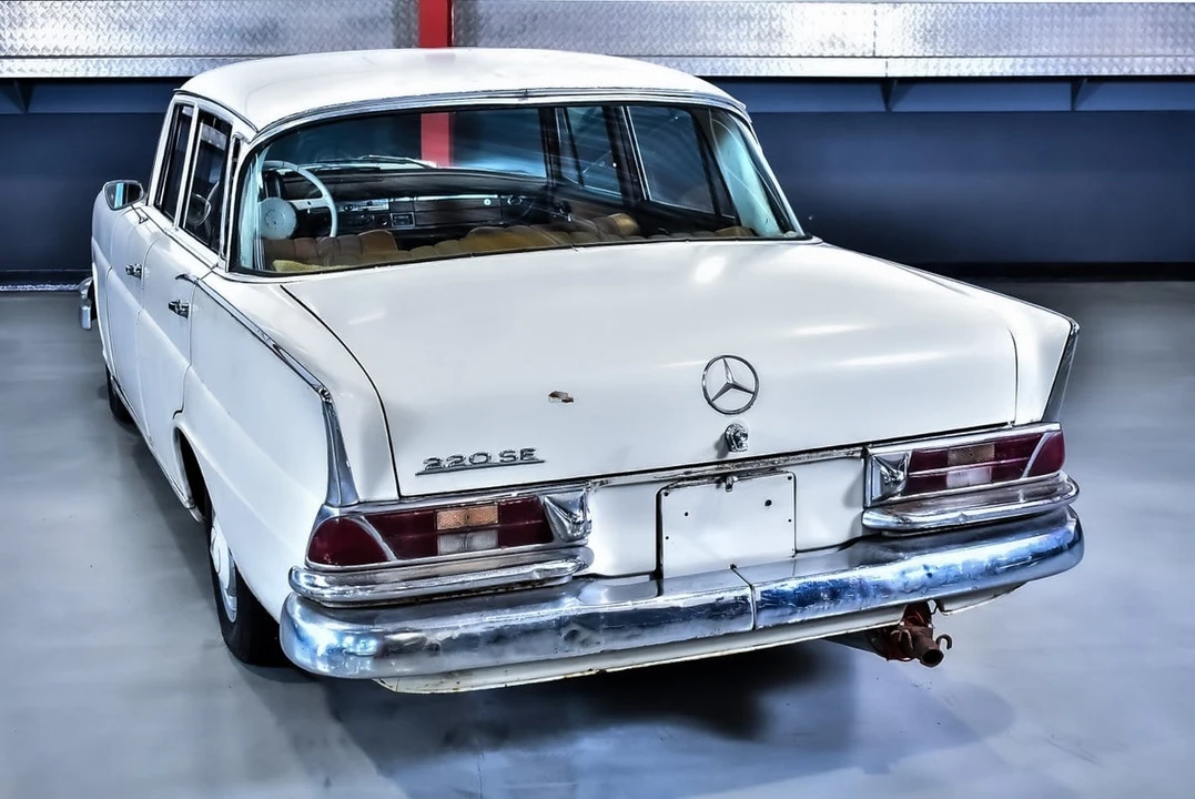 1963 Mercedes-Benz W111 Sedan - Image 15 of 30
