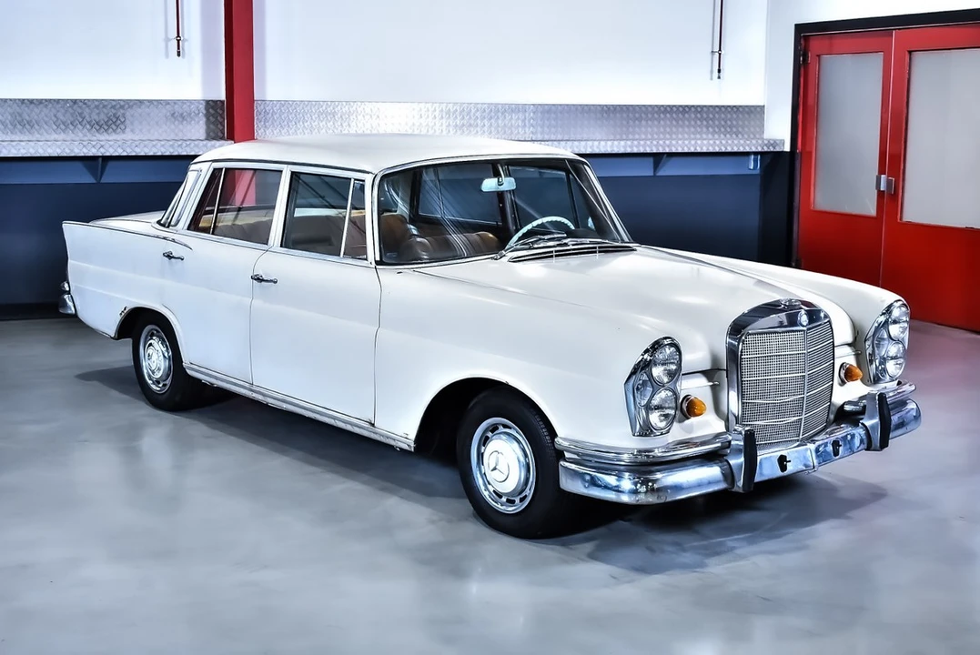 1963 Mercedes-Benz W111 Sedan - Image 6 of 30