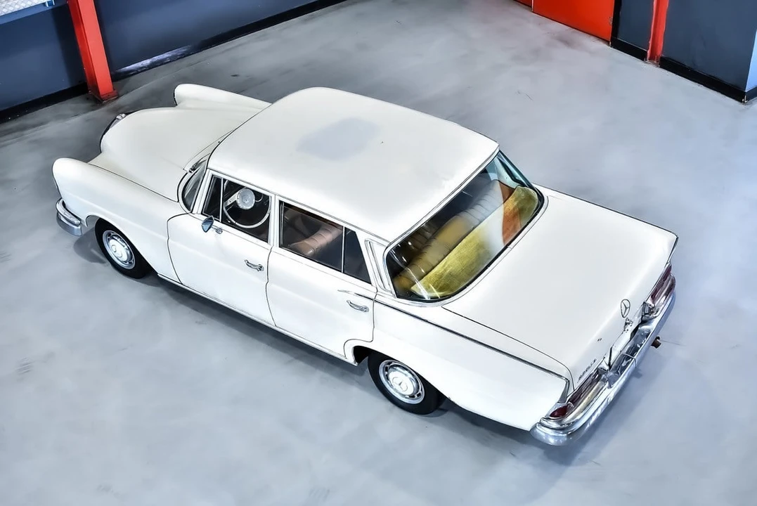 1963 Mercedes-Benz W111 Sedan - Image 22 of 30