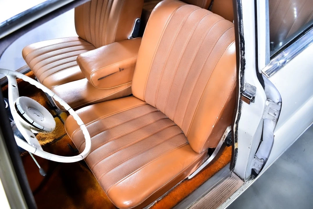 1963 Mercedes-Benz W111 Sedan - Image 28 of 30