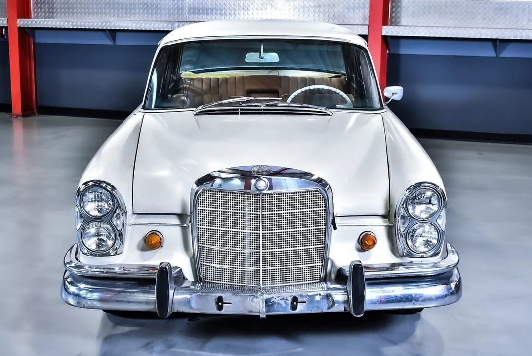 1963 Mercedes-Benz W111 Sedan - Image 2 of 30
