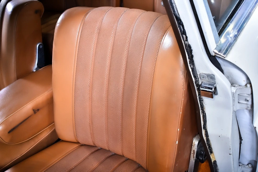 1963 Mercedes-Benz W111 Sedan - Image 29 of 30