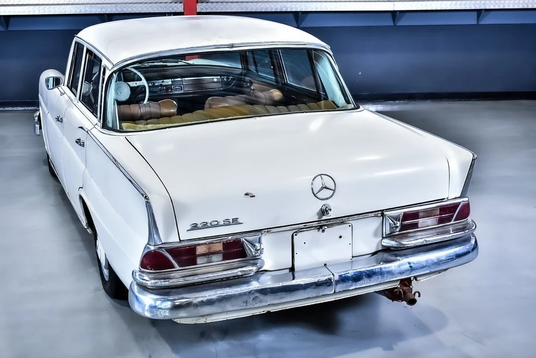 1963 Mercedes-Benz W111 Sedan - Image 14 of 30