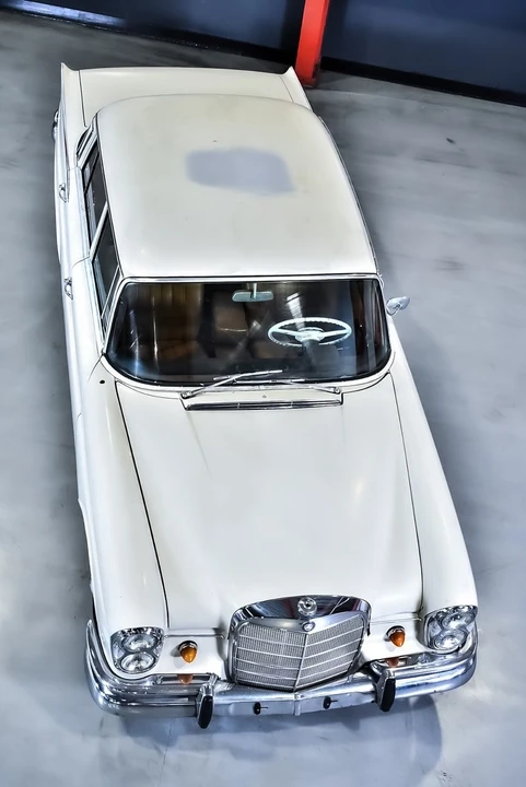 1963 Mercedes-Benz W111 Sedan - Image 11 of 30