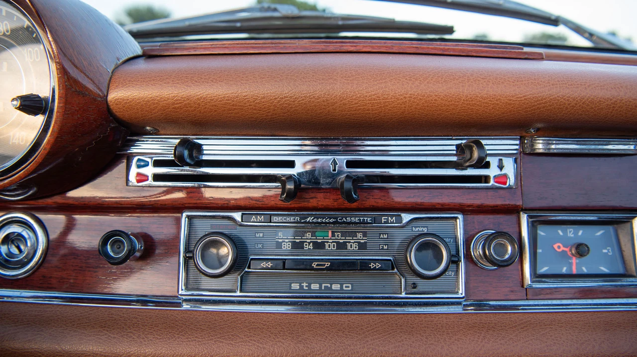 1963 Mercedes-Benz W111 Cabriolet - Image 23 of 31