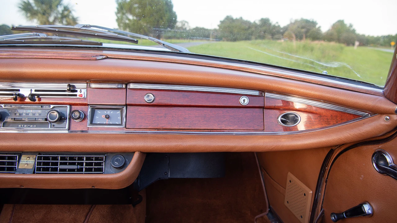 1963 Mercedes-Benz W111 Cabriolet - Image 24 of 31