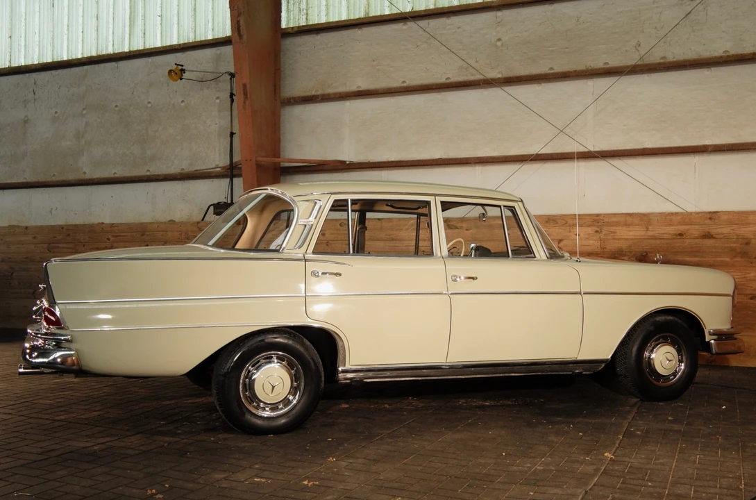 1963 Mercedes-Benz W112 - Image 18 of 31