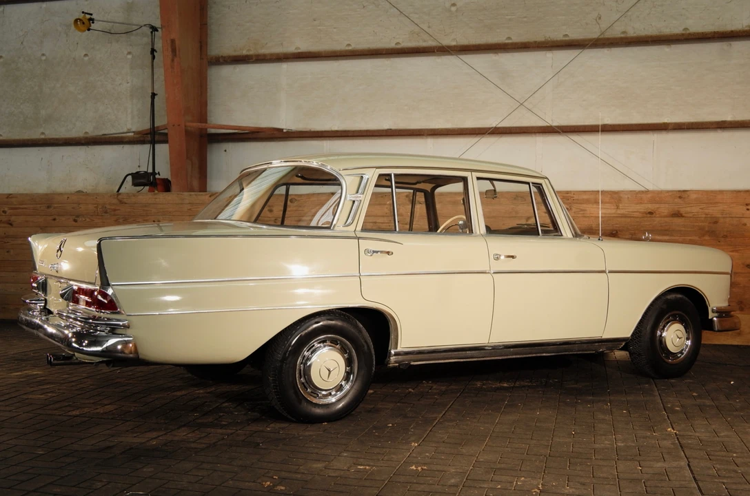 1963 Mercedes-Benz W112 - Image 17 of 31