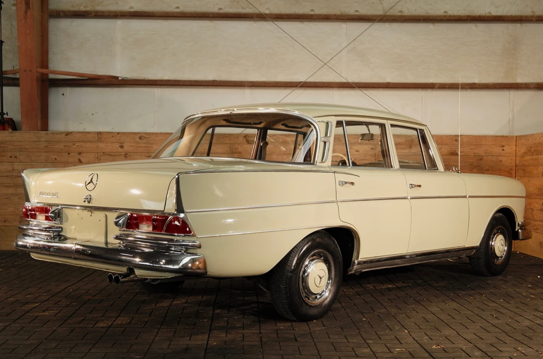 1963 Mercedes-Benz W112 - Image 16 of 31