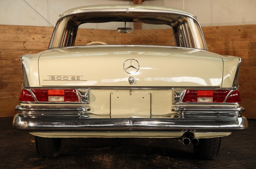 1963 Mercedes-Benz W112 - Image 14 of 31