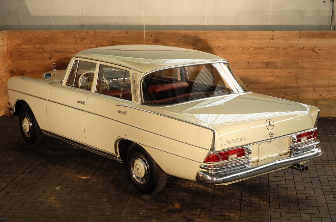 1963 Mercedes-Benz W112 - Image 12 of 31