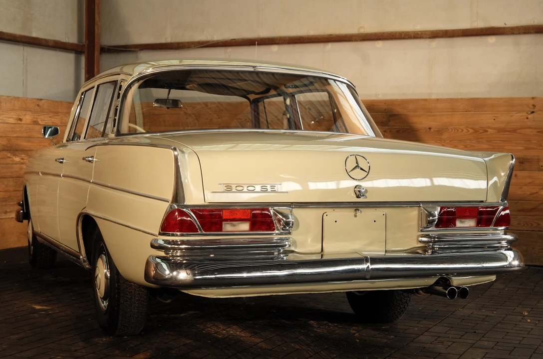 1963 Mercedes-Benz W112 - Image 13 of 31