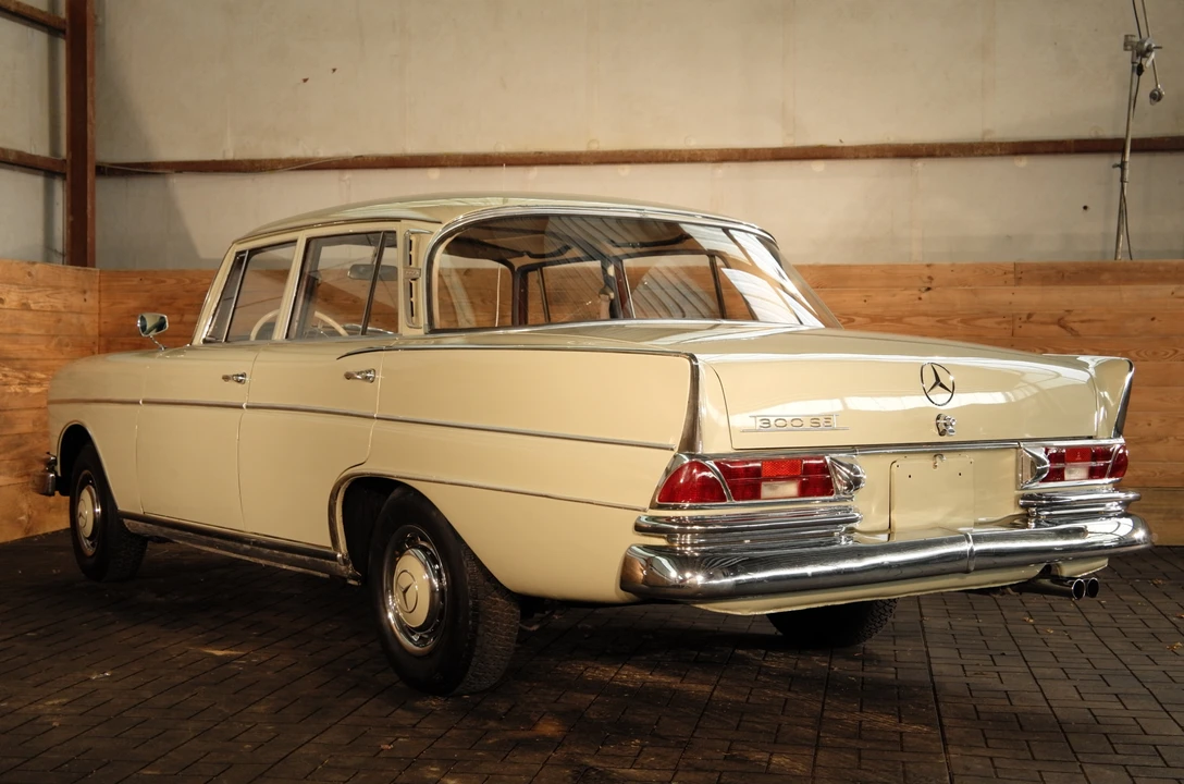 1963 Mercedes-Benz W112 - Image 11 of 31