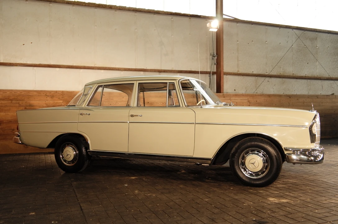1963 Mercedes-Benz W112 - Image 19 of 31