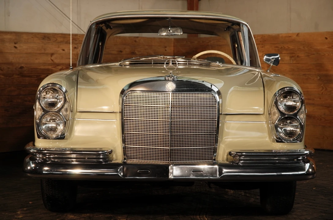 1963 Mercedes-Benz W112 - Image 3 of 31