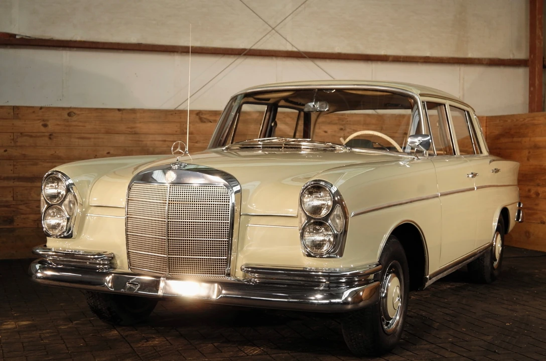 1963 Mercedes-Benz W112 - Image 4 of 31