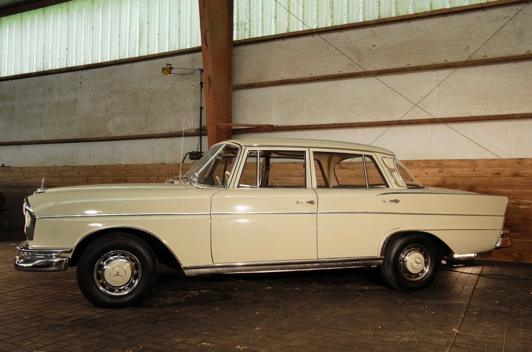 1963 Mercedes-Benz W112 - Image 8 of 31